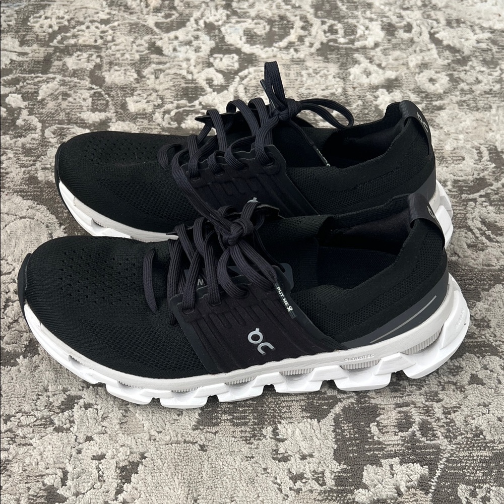 On Running Black and White Athletic Shoes - Picture 3 of 7
